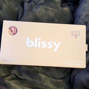 Blissy 100% Mulberry silk White standard pillowcase w/Rose Marble Scrunchy NEW…